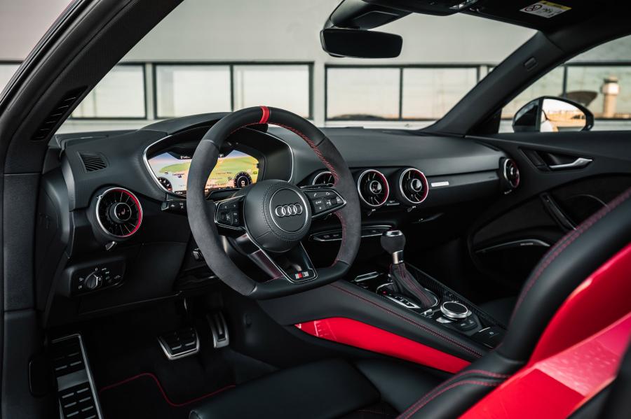Интерьер Audi TTS Competition Coupe (8S) 2018 года  (WW) (фото 20 из 40)